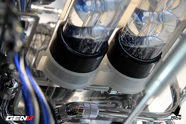 Hai tank cỡ lớn được với ống xoắn phía trong.