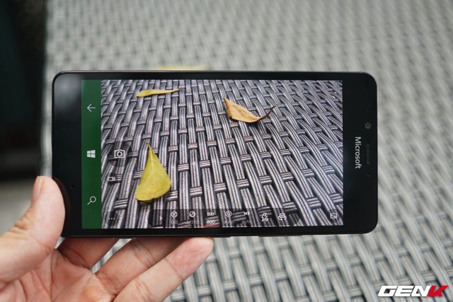 Giao diện camera quen thuộc, đơn giản.