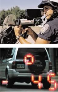 Súng laser có thể bắn xuyên qua kính lái của xe tuần tra.