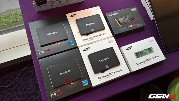 Những sản phẩm được trưng bày tại buổi họp báo.