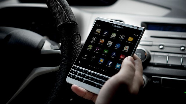 Blackberry Passport Silver Edition.