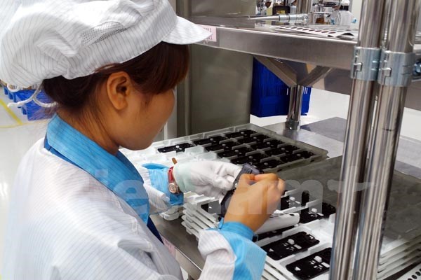 Một nhà máy sản xuất điện thoại ở Việt Nam. (Ảnh: T.H/Vietnam )