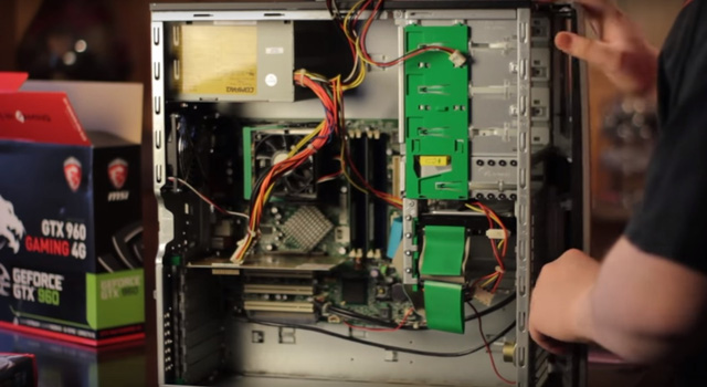 Nhìn ngắm chiếc PC chơi game khủng thời Windows 98, tuổi thơ lại bất chợt ùa về