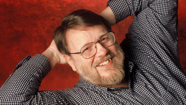 Chân dung Ray Tomlinson, người được coi là cha đẻ của email.