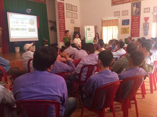 
Grab tổ chức buổi thương thảo với t&agrave;i xế tự do, trước sự chứng kiến của C&ocirc;ng an phường 2, T&acirc;n B&igrave;nh.
