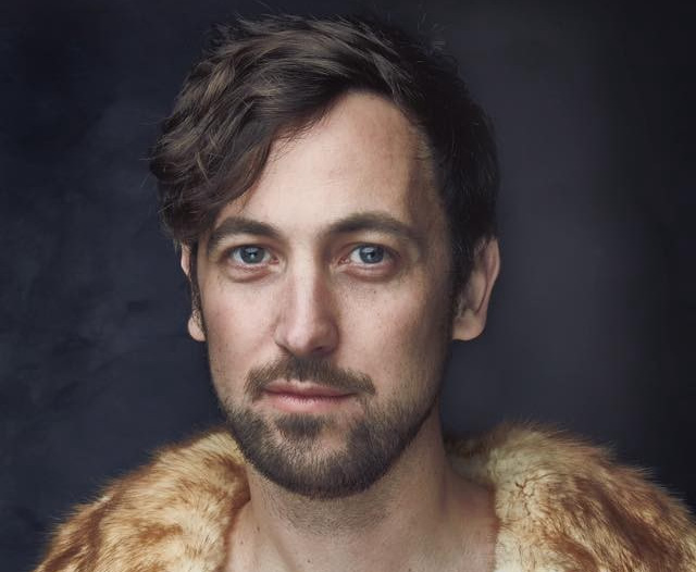 Toon Carpentier, người sáng lập talentLAB.us và làm việc trong lĩnh vực phát triển tài năng. Anh từng theo học vật lý tại Đại học KU Leuven, Bỉ.