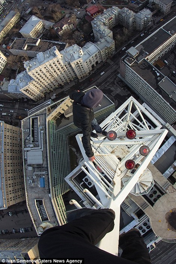 Không chỉ chinh phục những tòa nhà cao tầng ở Nga...