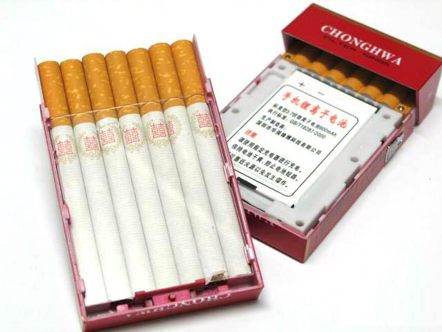 Mặt sau của hộp thuốc biết a lô này là nơi chứa thuốc lá