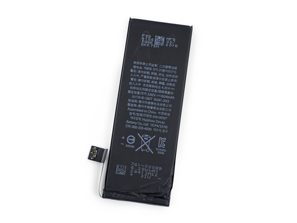 Mặc dù màn hình iPhone SE có thể thay thế với iPhone 5S nhưng pin thì không được do sử dụng đầu nối (connector) khác nhau.