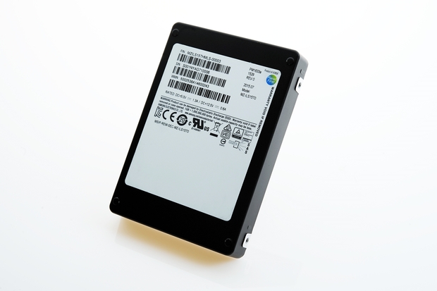 Ổ SSD dung lượng 15,36TB của Samsung.
