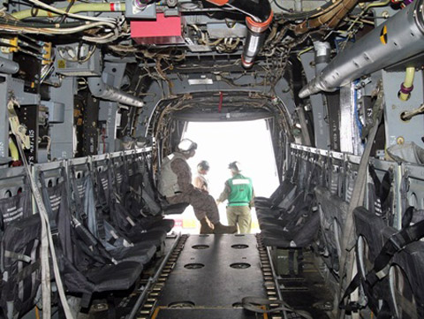 Máy bay có khả năng vận chuyển 24 binh sĩ đầy đủ vũ trang, cùng với 9 tấn hàng