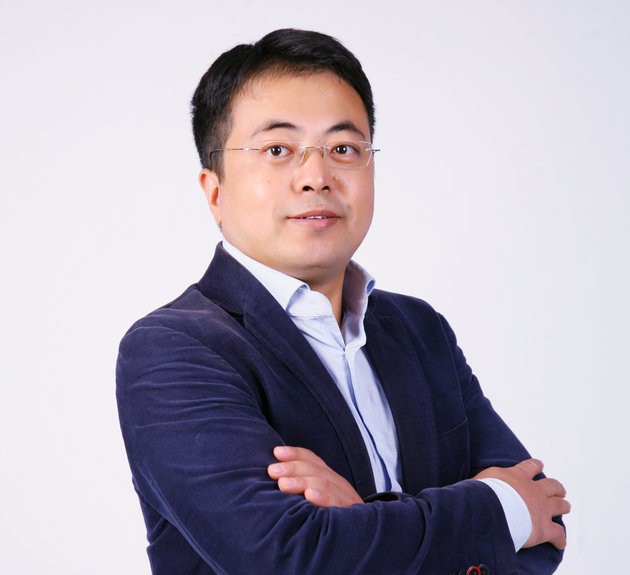 Shrek hay còn gọi Qii Xiaoye - người sáng lập trung tâm đào tạo Uplooking và WYZC.