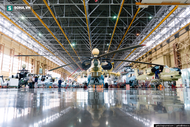 Dòng trực thăng được chế tạo loạt đầu tiên của nhà máy là loại Mi-1. Đến năm 1956, nhà máy bắt đầu chế tạo trực thăng vận tải hạng nặng Mi-6. Ngày nay, Rostvertol chế tạo trực thăng cho cả khách hàng trong nước và nước ngoài. Sản phẩm trực thăng của nhà máy đã có mặt tại hơn 30 quốc gia trên thế giới.