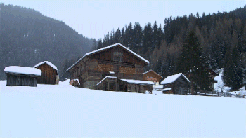 Nhiều khi, do tốc đồ trượt quá cao, máy bay có chiều hướng lướt trên không trung.