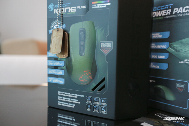 Hai mảnh Dogtag có thể sử dụng làm móc chìa khóa hoặc vòng đeo.