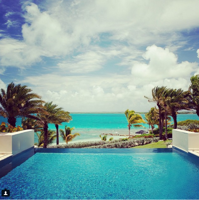 Hay bãi biển xinh đẹp như thế này chứ?