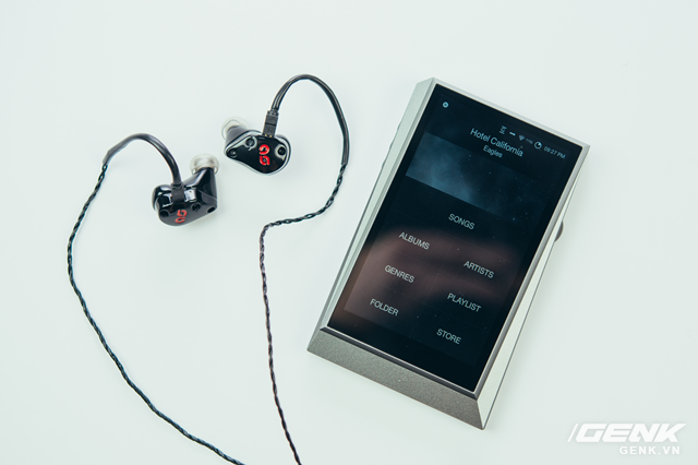 ASG-2.5 cùng AK320 (giá tham khảo 45 triệu đồng)