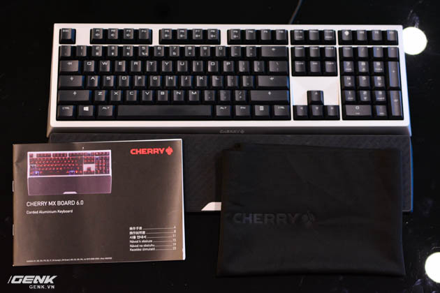 Tất cả phụ kiện của Cherry MX Board 6.0.