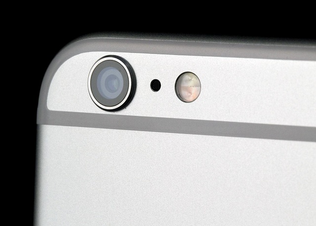 Thứ FBI đang muốn Apple tạo ra được Tim Cook định nghĩa là một cửa hậu.