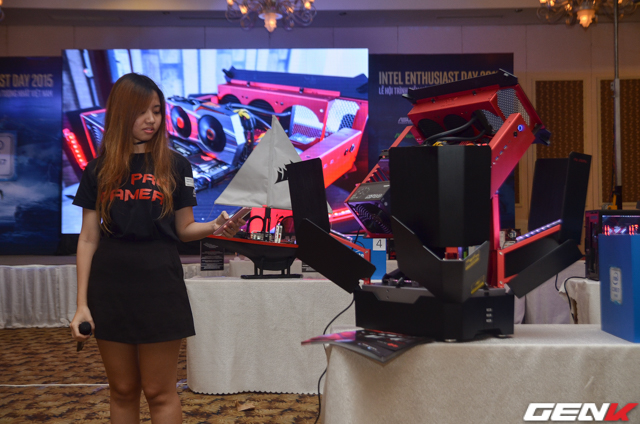 Sản phẩm của một nữ modder tới tham gia tại sự kiện năm 2015.