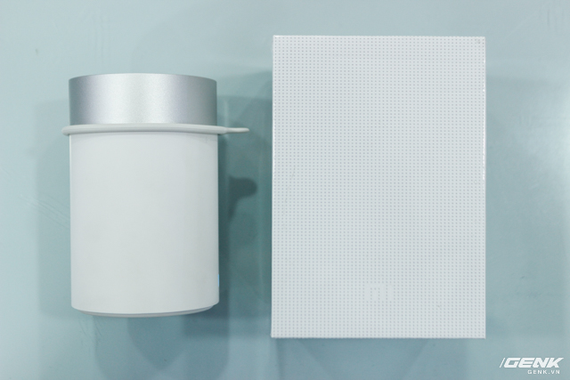 Hộp đựng của loa Xiaomi Canon 2 được thiết kế rất đơn giản nhưng không kém phần tinh tế.