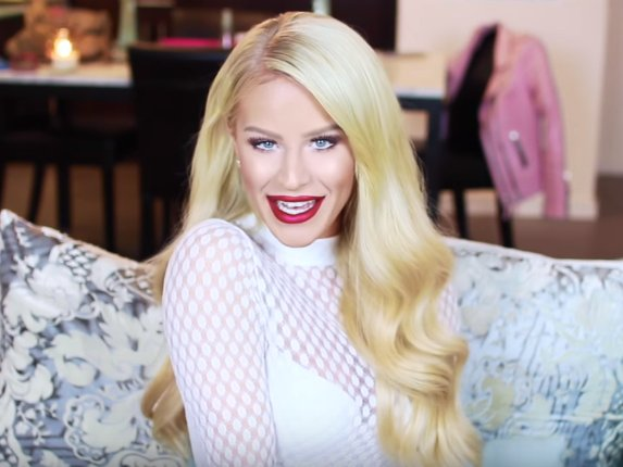 Gigi Gergeous, người đại diện của thương hiệu Crest.