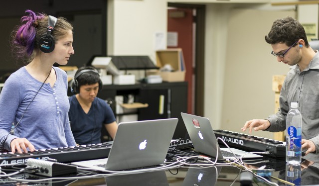 Tại sao các nhạc sĩ chỉ sáng tác được khi có cảm hứng?