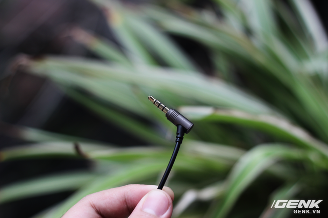 
Jack chữ L nghi&ecirc;n 1 g&oacute;c 60 độ chống đứt ngầm ở ch&acirc;n jack
