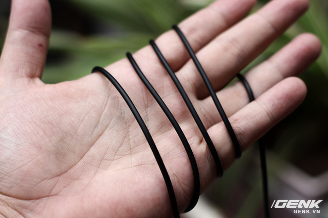 
Cable được bọc kh&aacute; d&agrave;y, chắc chắn
