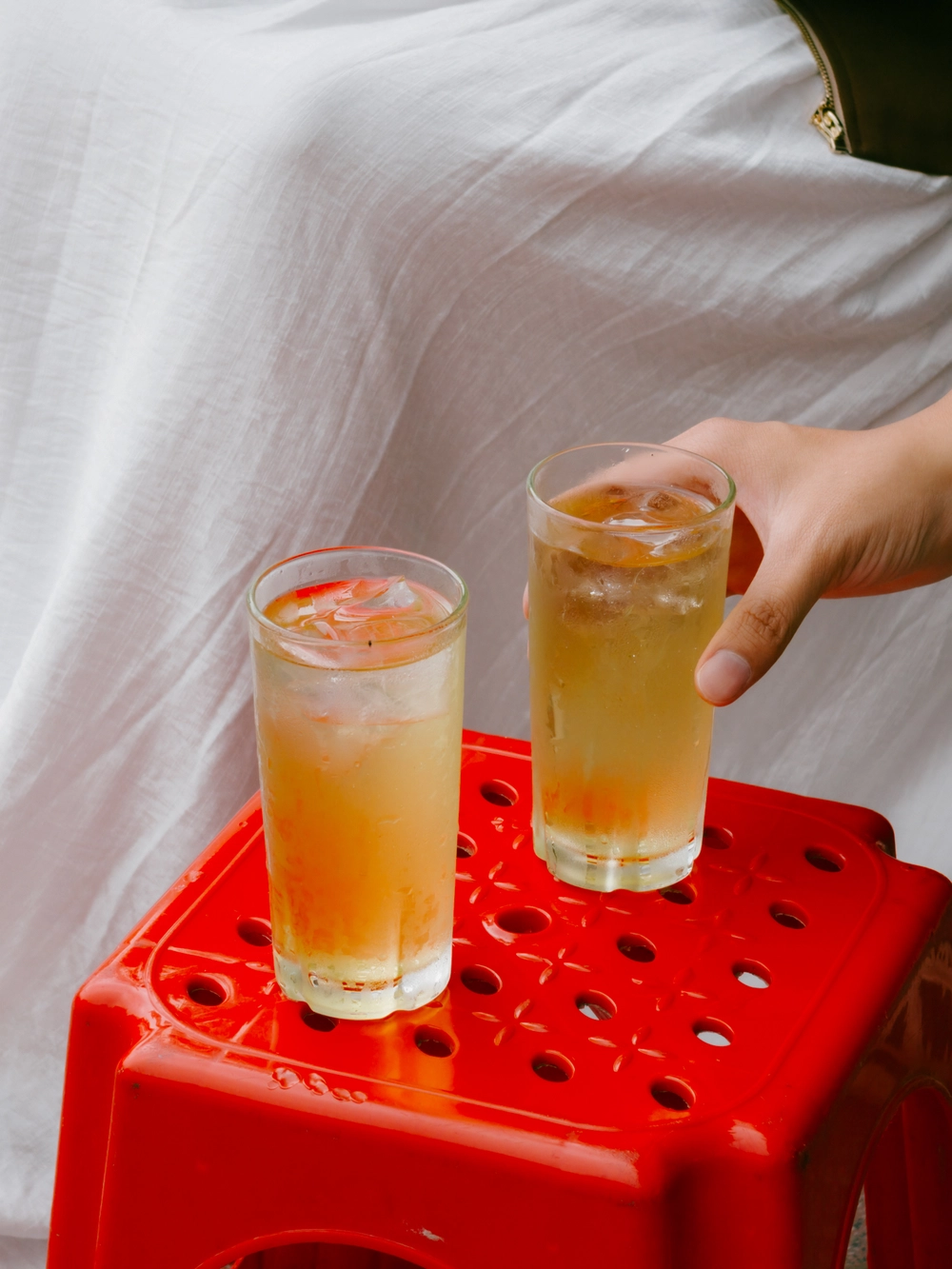 Cùng Galaxy S26 Ultra ngắm Thủ Đô mùa 'đỏng đảnh': Ghé chợ sớm Long Biên, thăm dàn hoa giấy khu tập thể để thấy hóa ra Hà Nội vẫn 'tình' đến vậy - Ảnh 70.