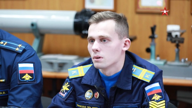 "Hòn đá phù thủy" do học viên quân sự Nga chế tạo hóa ra lại là thiết bị gián điệp công nghệ cao - Ảnh 6. "Hòn đá phù thủy" do học viên quân sự Nga chế tạo hóa ra lại là thiết bị gián điệp công nghệ cao - Ảnh 6.