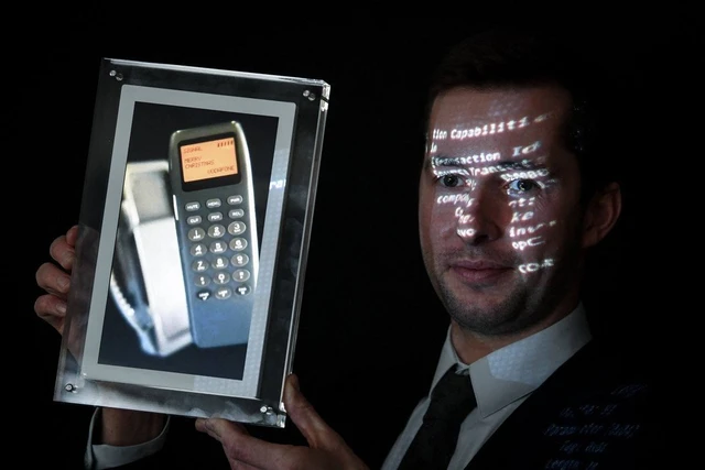 Phiên bản NFT của SMS đầu tiên trên thế giới giá 2,7 tỷ đồng - Ảnh 1. Phiên bản NFT của SMS đầu tiên trên thế giới giá 2,7 tỷ đồng - Ảnh 1.