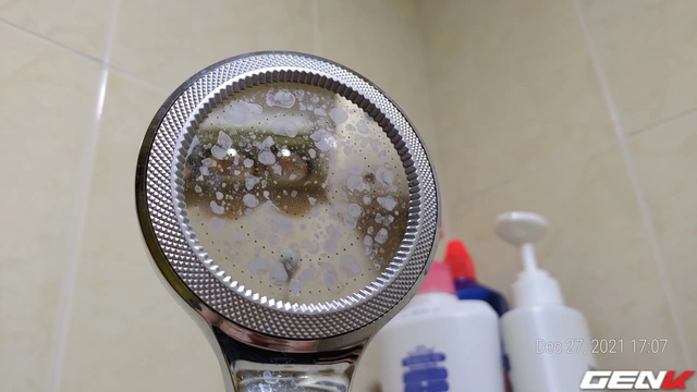 Những nơi trong phòng tắm thường xuyên bị bỏ quên khi dọn dẹp - 10 người thì đến 9 mắc lỗi - Ảnh 3. Những nơi trong phòng tắm thường xuyên bị bỏ quên khi dọn dẹp - 10 người thì đến 9 mắc lỗi - Ảnh 3.