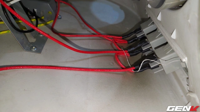 Mổ bụng, so sánh đèn sưởi nhà tắm 250K và 750K: giá chênh 3 lần liệu có gì khác? - Ảnh 13. Mổ bụng, so sánh đèn sưởi nhà tắm 250K và 750K: giá chênh 3 lần liệu có gì khác? - Ảnh 13.