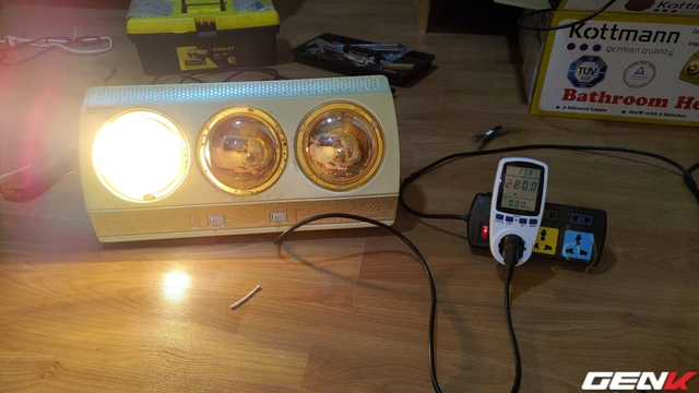 Mổ bụng, so sánh đèn sưởi nhà tắm 250K và 750K: giá chênh 3 lần liệu có gì khác? - Ảnh 25. Mổ bụng, so sánh đèn sưởi nhà tắm 250K và 750K: giá chênh 3 lần liệu có gì khác? - Ảnh 25.