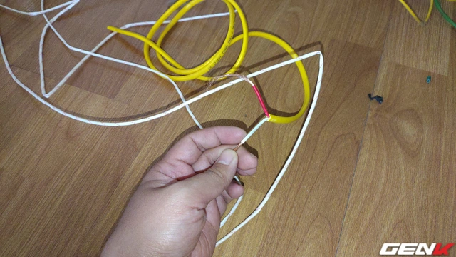 Trót mua đèn sưởi nhà tắm rởm, tôi mất mấy ngày trời để "độ chế" lại cho an toàn và tiết kiệm điện - Ảnh 5. Trót mua đèn sưởi nhà tắm rởm, tôi mất mấy ngày trời để "độ chế" lại cho an toàn và tiết kiệm điện - Ảnh 5.