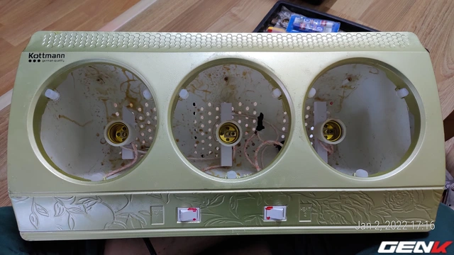 Trót mua đèn sưởi nhà tắm rởm, tôi mất mấy ngày trời để "độ chế" lại cho an toàn và tiết kiệm điện - Ảnh 20. Trót mua đèn sưởi nhà tắm rởm, tôi mất mấy ngày trời để "độ chế" lại cho an toàn và tiết kiệm điện - Ảnh 20.