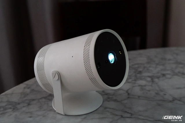 Trải nghiệm nhanh máy chiếu di động The Freestyle: Nhỏ gọn mà có võ, mang khắp nơi dùng mọi chỗ - Ảnh 7. Trải nghiệm nhanh máy chiếu di động The Freestyle: Nhỏ gọn mà có võ, mang khắp nơi dùng mọi chỗ - Ảnh 7.