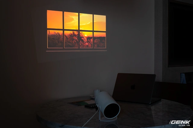 Trải nghiệm nhanh máy chiếu di động The Freestyle: Nhỏ gọn mà có võ, mang khắp nơi dùng mọi chỗ - Ảnh 9. Trải nghiệm nhanh máy chiếu di động The Freestyle: Nhỏ gọn mà có võ, mang khắp nơi dùng mọi chỗ - Ảnh 9.