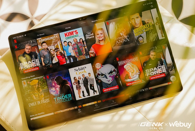 2 tuần trải nghiệm Galaxy Tab S8 Ultra: Màn hình lớn là lợi thế khi dùng thay laptop, Snapdragon 8 Gen 1 mạnh mượt nhưng điểm yếu vẫn nằm ở... Android - Ảnh 3. 2 tuần trải nghiệm Galaxy Tab S8 Ultra: Màn hình lớn là lợi thế khi dùng thay laptop, Snapdragon 8 Gen 1 mạnh mượt nhưng điểm yếu vẫn nằm ở... Android - Ảnh 3.