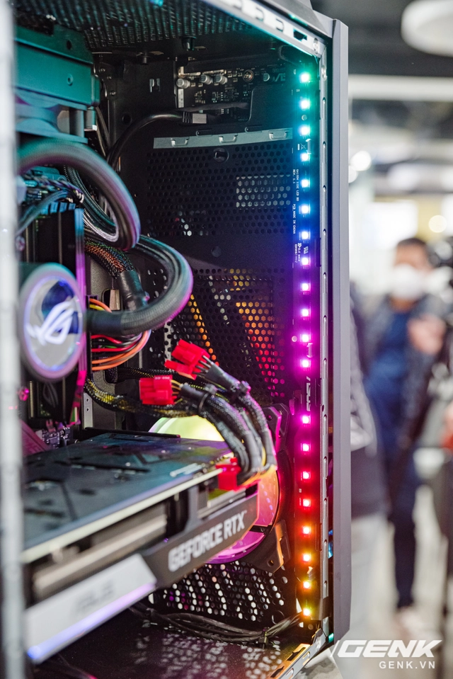 Cận cảnh ASUS ROG Strix GA35 và ROG Strix G10DK, bộ đôi desktop dành riêng cho game thủ, giá từ 26 cho đến 52 triệu đồng - Ảnh 5. Cận cảnh ASUS ROG Strix GA35 và ROG Strix G10DK, bộ đôi desktop dành riêng cho game thủ, giá từ 26 cho đến 52 triệu đồng - Ảnh 5.