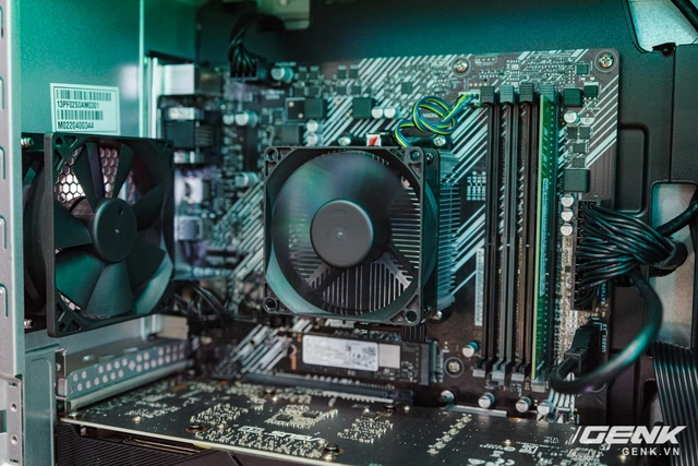 Cận cảnh ASUS ROG Strix GA35 và ROG Strix G10DK, bộ đôi desktop dành riêng cho game thủ, giá từ 26 cho đến 52 triệu đồng - Ảnh 17. Cận cảnh ASUS ROG Strix GA35 và ROG Strix G10DK, bộ đôi desktop dành riêng cho game thủ, giá từ 26 cho đến 52 triệu đồng - Ảnh 17.