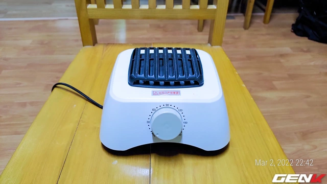 Mổ bụng tủ sấy quần áo "Công nghệ Nhật": có gì mà giá tận những 449K? - Ảnh 2. Mổ bụng tủ sấy quần áo "Công nghệ Nhật": có gì mà giá tận những 449K? - Ảnh 2.