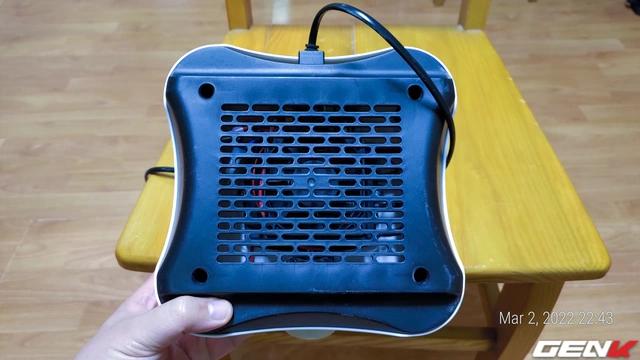 Mổ bụng tủ sấy quần áo "Công nghệ Nhật": có gì mà giá tận những 449K? - Ảnh 4. Mổ bụng tủ sấy quần áo "Công nghệ Nhật": có gì mà giá tận những 449K? - Ảnh 4.