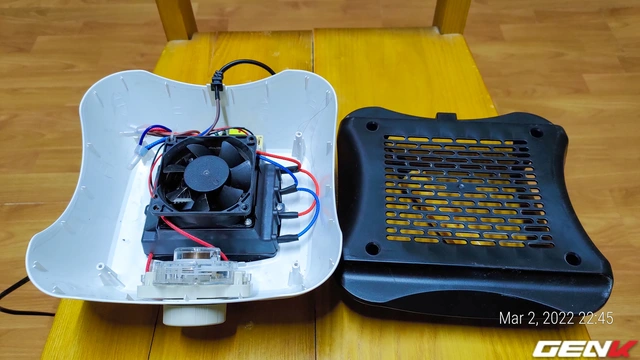 Mổ bụng tủ sấy quần áo "Công nghệ Nhật": có gì mà giá tận những 449K? - Ảnh 5. Mổ bụng tủ sấy quần áo "Công nghệ Nhật": có gì mà giá tận những 449K? - Ảnh 5.