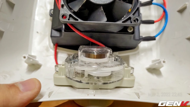 Mổ bụng tủ sấy quần áo "Công nghệ Nhật": có gì mà giá tận những 449K? - Ảnh 6. Mổ bụng tủ sấy quần áo "Công nghệ Nhật": có gì mà giá tận những 449K? - Ảnh 6.