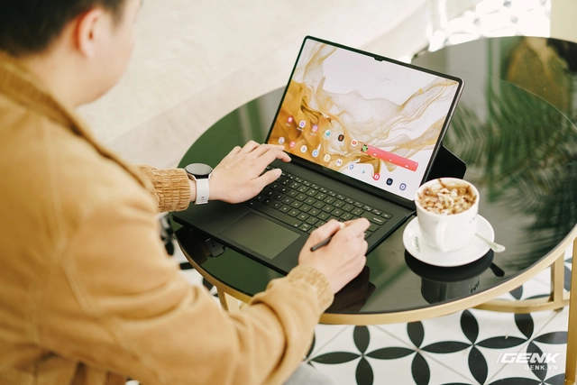 2 tuần trải nghiệm Galaxy Tab S8 Ultra: Màn hình lớn là lợi thế khi dùng thay laptop, Snapdragon 8 Gen 1 mạnh mượt nhưng điểm yếu vẫn nằm ở... Android - Ảnh 5. 2 tuần trải nghiệm Galaxy Tab S8 Ultra: Màn hình lớn là lợi thế khi dùng thay laptop, Snapdragon 8 Gen 1 mạnh mượt nhưng điểm yếu vẫn nằm ở... Android - Ảnh 5.