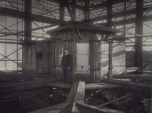 Tháp điện thoại Stockholm: "Thiên la địa võng" giữa lòng thủ đô Stockholm, Thụy Điển! - Ảnh 8. Tháp điện thoại Stockholm: "Thiên la địa võng" giữa lòng thủ đô Stockholm, Thụy Điển! - Ảnh 8.