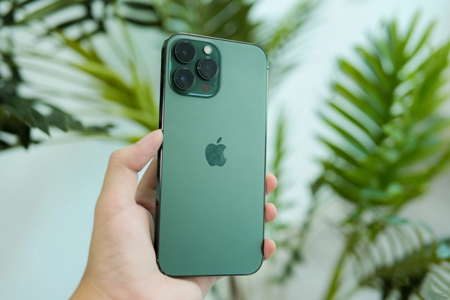 Mê iPhone 13 Pro nhưng đây là 2 lý do tôi vẫn "ôm" điện thoại Samsung gần 2 năm tuổi - Ảnh 1. Mê iPhone 13 Pro nhưng đây là 2 lý do tôi vẫn "ôm" điện thoại Samsung gần 2 năm tuổi - Ảnh 1.