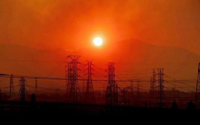 Thế giới có nguy cơ sắp phải đón một mùa hè nắng nóng chưa từng có - Ảnh 1. Thế giới có nguy cơ sắp phải đón một mùa hè nắng nóng chưa từng có - Ảnh 1.